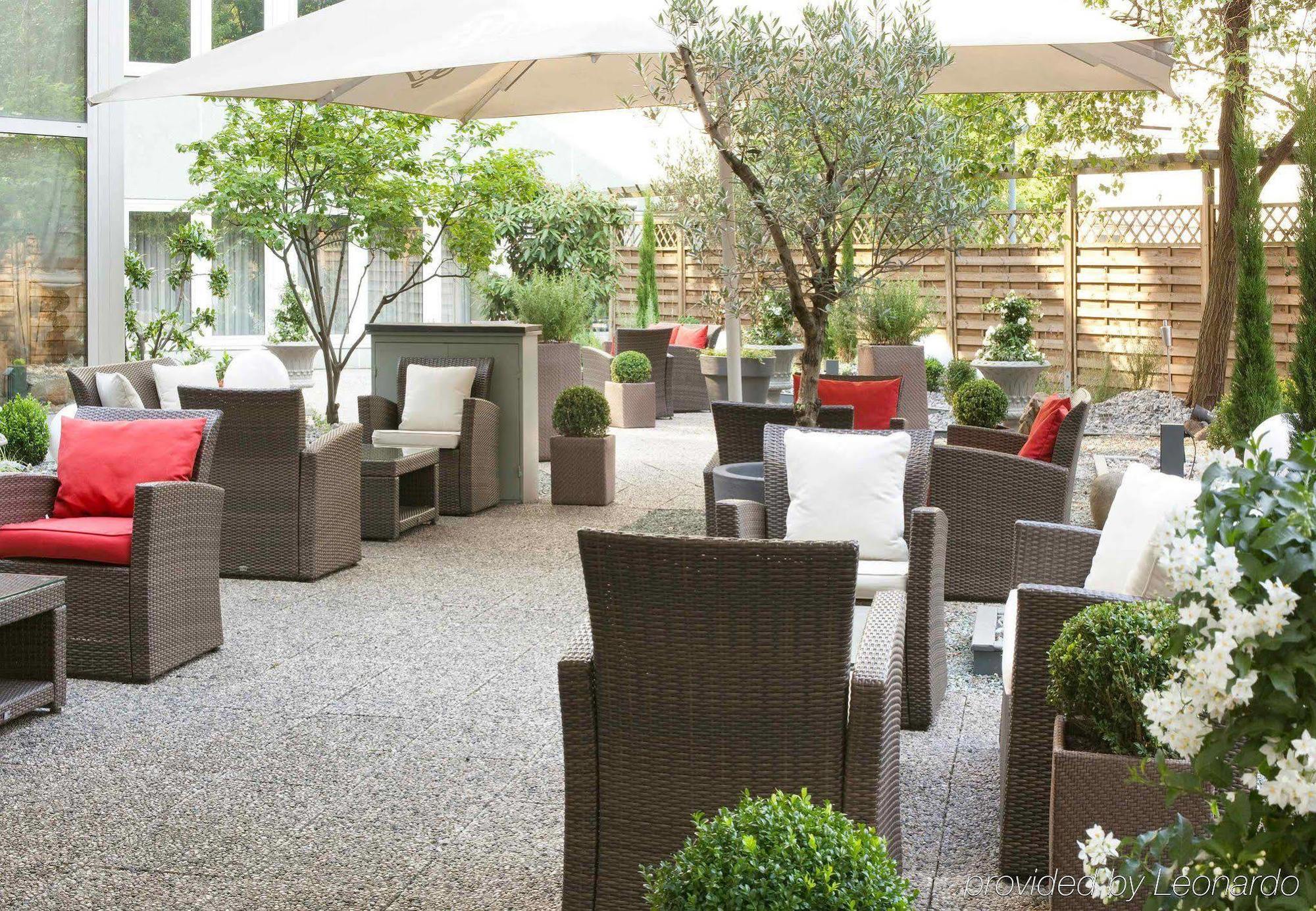 Renaissance Duesseldorf Hotel Exterior foto